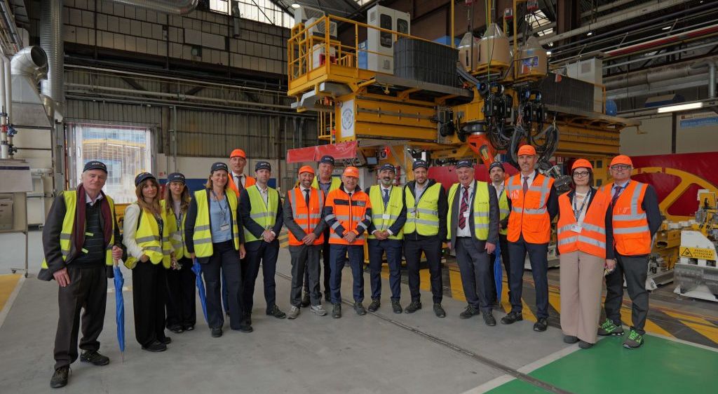 Visit of Alternate Minister of Transport Konstantinos Kyranakis and Hellenic Train CEO Roberto Rinaudo to Alstom’s Center of Excellence in Savigliano
